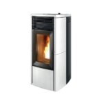 Pelletofen MCZ STAR Air 8 UP! M3 8,1 kW – Platzsparender Pelletofen