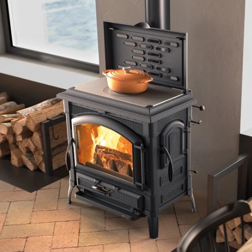 Kaminofen-La-Nordica-Isotta-con-cerchi-Evo-ambiental-3_1600x1600 Kaminofen La Nordica Isotta con Cerchi Evo – Gusseisen-Kaminofen – Bild 3